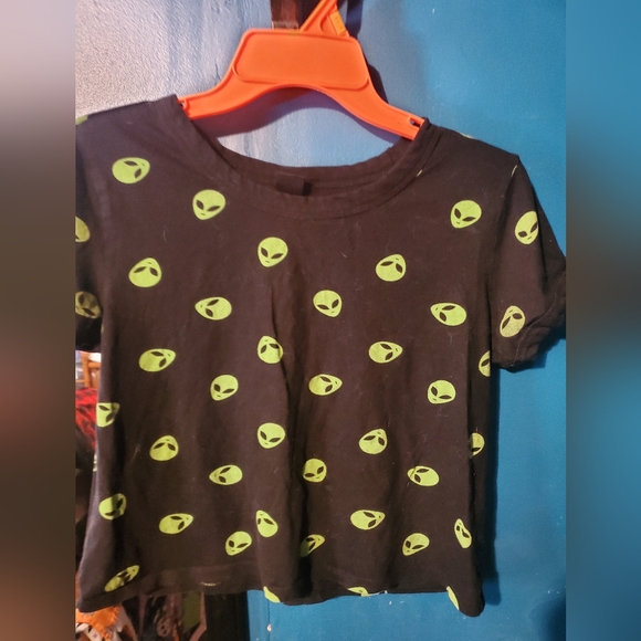 Alien head crop top - Picture 1 of 3